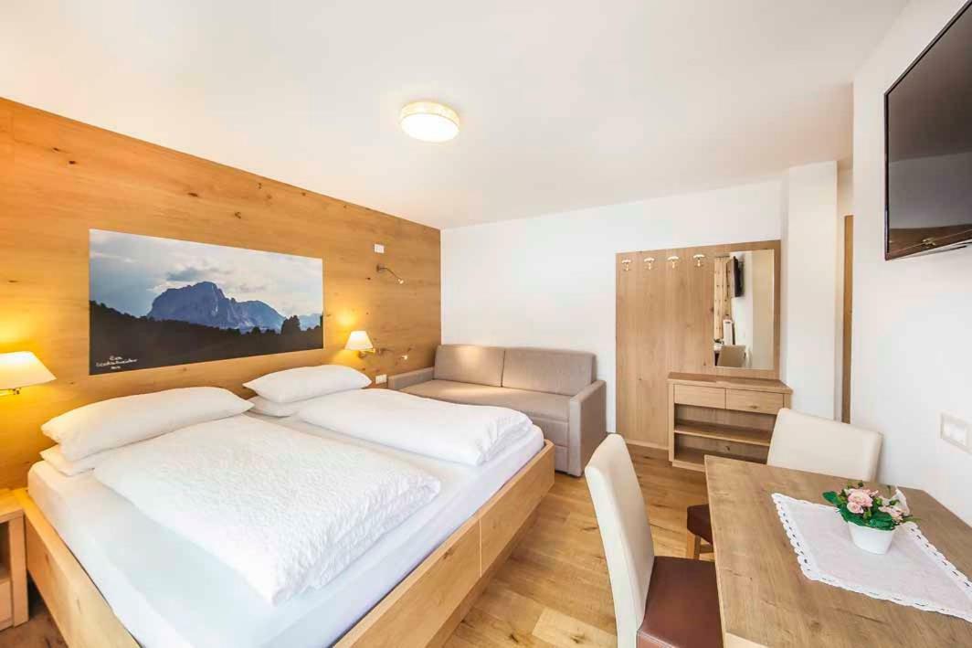 Hotel Garni Morene Сельва-ди-Валь-Гардена Экстерьер фото