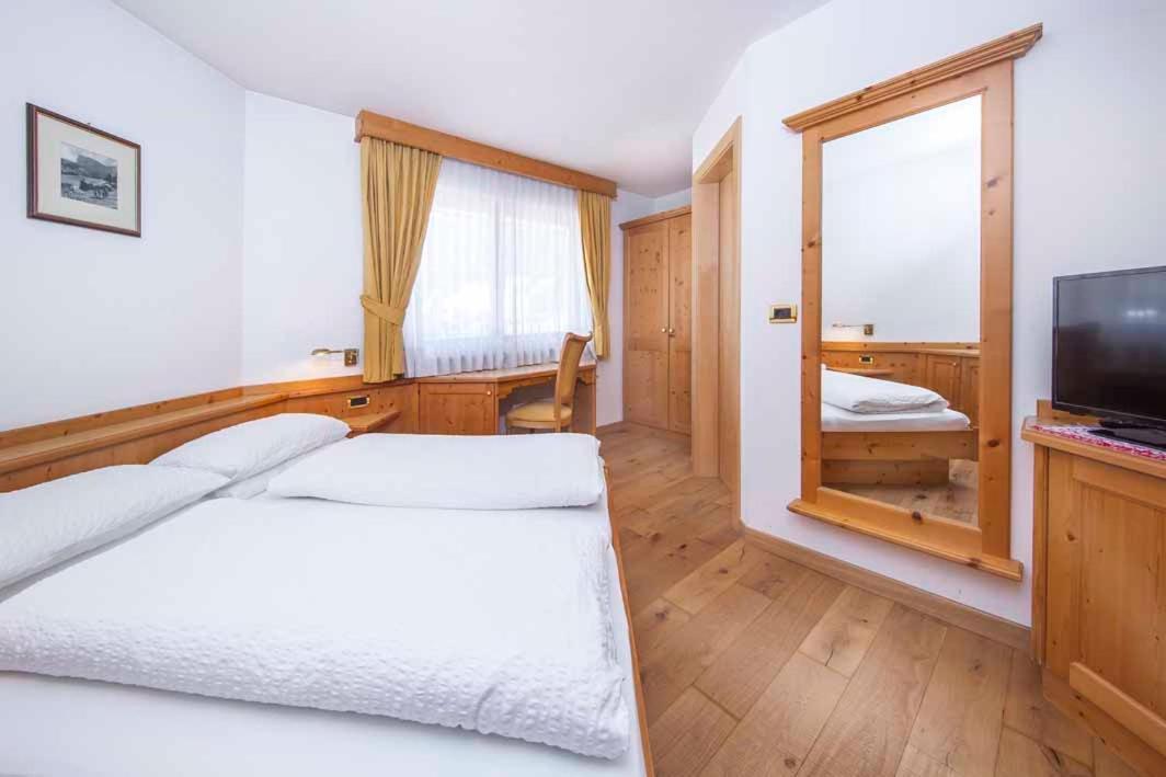 Hotel Garni Morene Сельва-ди-Валь-Гардена Экстерьер фото